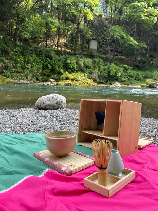清流でお抹茶時間 - 5分で完結する体験型ストレスケアMatcha Meditation~美心LAB公式サイト